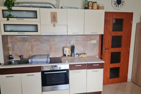 Pronájem bytu 1+kk 36 m², Jesenická, Plzeň Pronájem bytu 1+kk 36 m², Jesenická, Plzeň