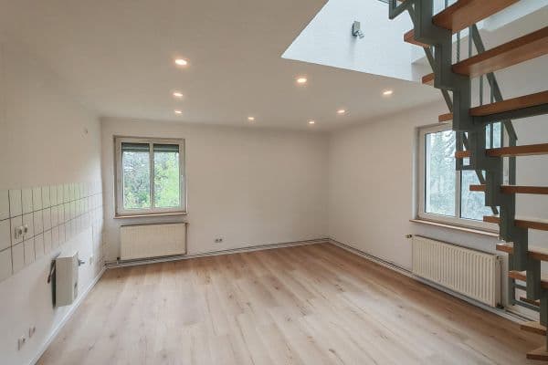 Prodej bytu 4+1 84 m², Ernststr.89, Berlin, Berlín Prodej bytu 4+1 84 m², Ernststr.89, Berlin, Berlín