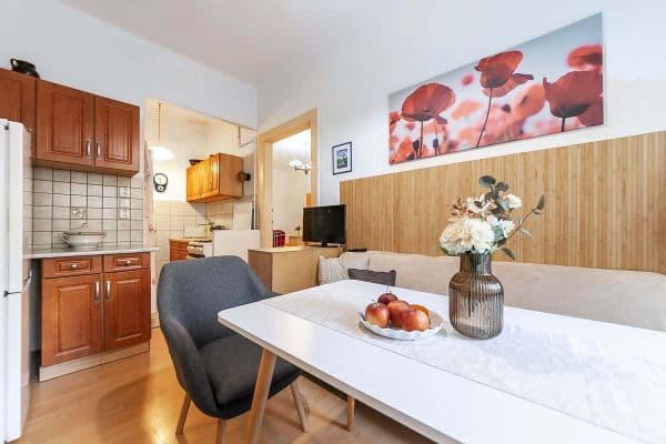 Prodej bytu 2+kk 41 m², Nemocniční, Praha Prodej bytu 2+kk 41 m², Nemocniční, Praha