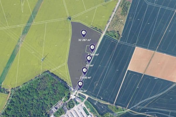 Prodej pozemku 18.674 m², Moravany Prodej pozemku 18.674 m², Moravany