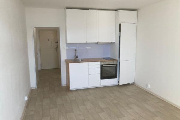 Pronájem bytu 1+kk 28 m², Oblouková, Děčín Pronájem bytu 1+kk 28 m², Oblouková, Děčín