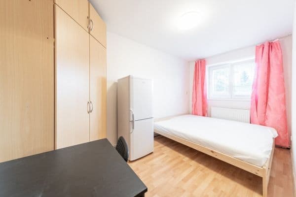 Pronájem bytu 3+1 15 m², Stochovská, Praha Pronájem bytu 3+1 15 m², Stochovská, Praha