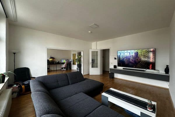 Pronájem bytu 4+1 140 m², Westenfelder Staße 48, Bochum OT Wattenscheid Pronájem bytu 4+1 140 m², Westenfelder Staße 48, Bochum OT Wattenscheid