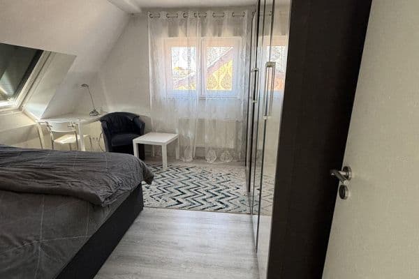 Pronájem bytu 2+1 80 m², Bredelaerstraße 39, Düsseldorf, Severní Porýní-Vestfálsko Pronájem bytu 2+1 80 m², Bredelaerstraße 39, Düsseldorf, Severní Porýní-Vestfálsko