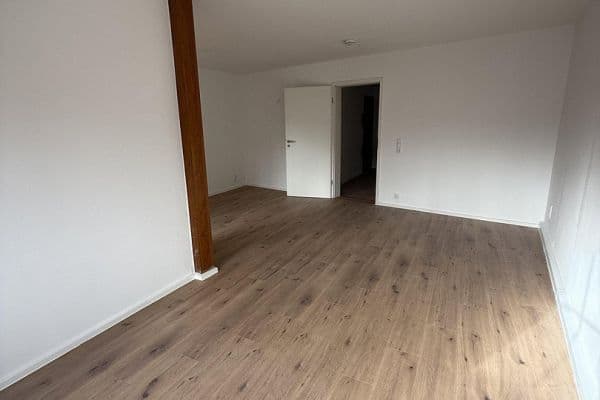 Pronájem bytu 2+kk 68 m², August-Bebel-Straße 13, Kahla Pronájem bytu 2+kk 68 m², August-Bebel-Straße 13, Kahla