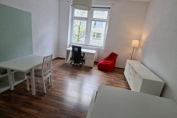 Pronájem bytu 1+1 21 m², Schwalbacher Straße 22, Frankfurt am Main Pronájem bytu 1+1 21 m², Schwalbacher Straße 22, Frankfurt am Main