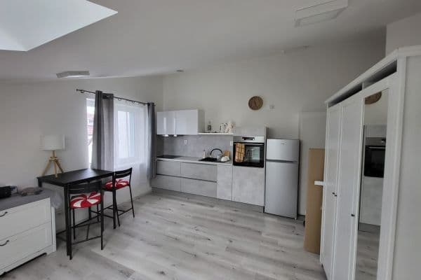 Pronájem bytu 1+kk 30 m², Nebovidy Pronájem bytu 1+kk 30 m², Nebovidy