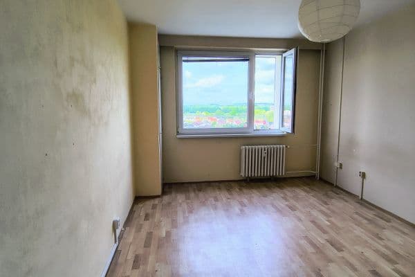 Pronájem bytu 1+kk 30 m², třída Edvarda Beneše, Hradec Králové, Královéhradecký kraj Pronájem bytu 1+kk 30 m², třída Edvarda Beneše, Hradec Králové, Královéhradecký kraj