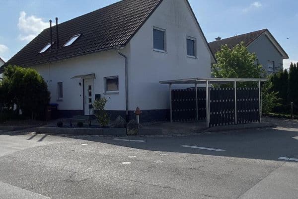 Prodej domu 100 m², pozemek 218 m², Rielasingen Prodej domu 100 m², pozemek 218 m², Rielasingen
