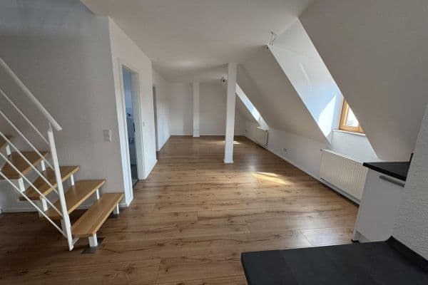 Pronájem bytu 4+1 110 m², Frankfurt, Hessen Pronájem bytu 4+1 110 m², Frankfurt, Hessen