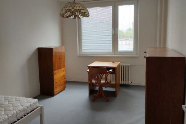 Pronájem bytu 3+1 80 m², Makovského, Praha Pronájem bytu 3+1 80 m², Makovského, Praha