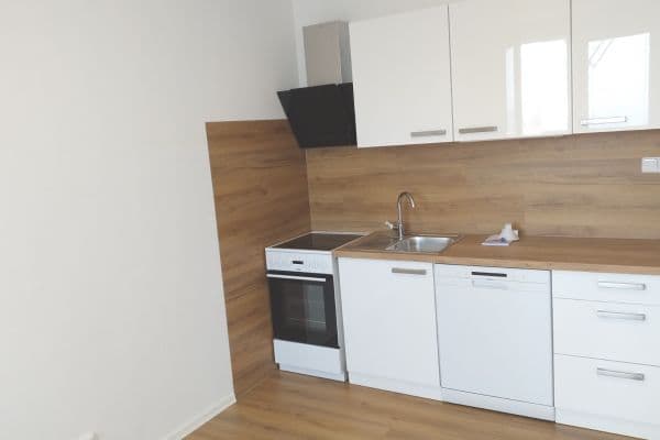 Pronájem bytu 3+1 70 m², Na Výsluní, Neratovice Pronájem bytu 3+1 70 m², Na Výsluní, Neratovice