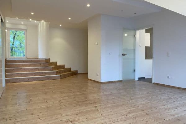 Pronájem bytu 4+1 133 m², Gerauer Straße 50c, Frankfurt am Main Pronájem bytu 4+1 133 m², Gerauer Straße 50c, Frankfurt am Main