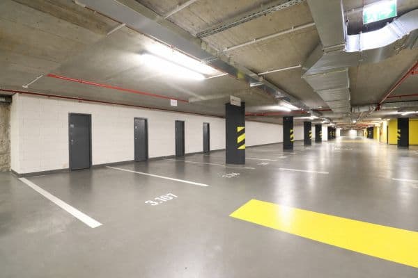Pronájem garáže 15 m², Sokolovská, Praha Pronájem garáže 15 m², Sokolovská, Praha