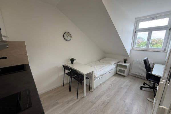 Pronájem bytu 1+1 15 m², Vierzigmannstraße 30, Erlangen, Bavorsko Pronájem bytu 1+1 15 m², Vierzigmannstraße 30, Erlangen, Bavorsko