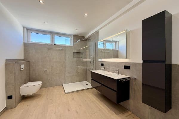 Pronájem bytu 4+1 134 m², Draisstr. 1, Karlsbad Pronájem bytu 4+1 134 m², Draisstr. 1, Karlsbad