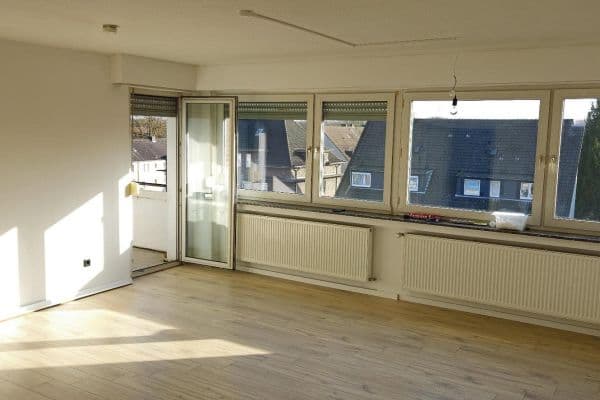 Pronájem bytu 3+1 82 m², Sachsenstraße 176, Recklinghausen Pronájem bytu 3+1 82 m², Sachsenstraße 176, Recklinghausen