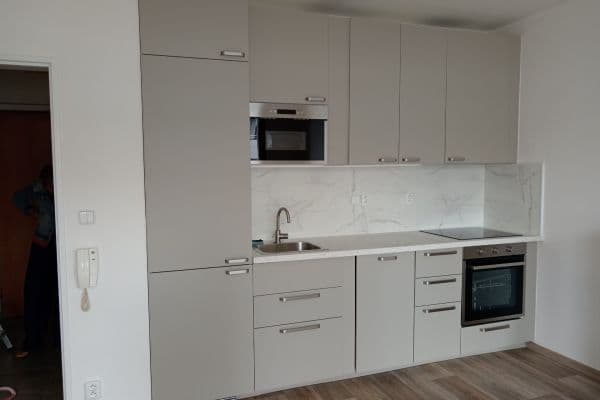 Pronájem bytu 1+kk 34 m², Sluneční náměstí, Praha Pronájem bytu 1+kk 34 m², Sluneční náměstí, Praha