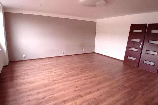 Pronájem nebytového prostoru 109 m², Roháčova, Praha Pronájem nebytového prostoru 109 m², Roháčova, Praha