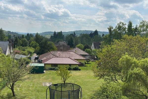 Prodej pozemku 996 m², Na Výsluní, Kamenice, Středočeský kraj Prodej pozemku 996 m², Na Výsluní, Kamenice, Středočeský kraj