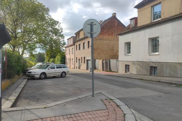 Prodej pozemku 191 m², Nad Koupalištěm, Praha Prodej pozemku 191 m², Nad Koupalištěm, Praha