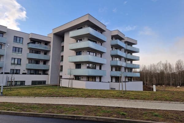 Pronájem bytu 2+kk 63 m², Sedlecká, Karlovy Vary Pronájem bytu 2+kk 63 m², Sedlecká, Karlovy Vary