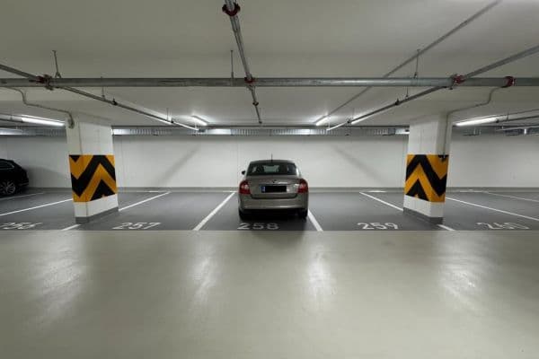 Pronájem garáže 15 m², U Průhonu, Prague Pronájem garáže 15 m², U Průhonu, Prague
