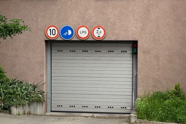 Pronájem garáže 13 m², Paříkova, Praha Pronájem garáže 13 m², Paříkova, Praha