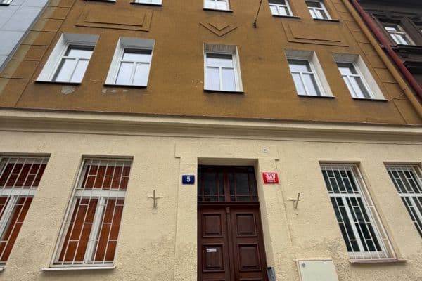 Prodej bytu 1+kk 33 m², Sevastopolská, Praha Prodej bytu 1+kk 33 m², Sevastopolská, Praha
