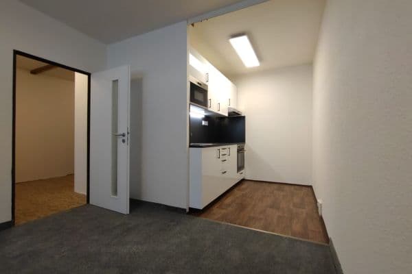 Prodej bytu 2+kk 45 m², U Jezera, Praha Prodej bytu 2+kk 45 m², U Jezera, Praha