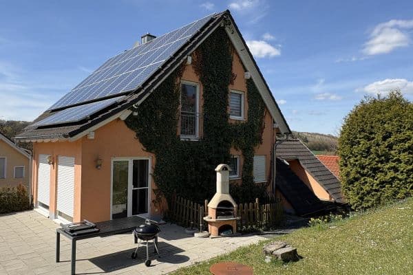 Prodej domu 185 m², pozemek 660 m², In der Beund 9, Kirchheim Prodej domu 185 m², pozemek 660 m², In der Beund 9, Kirchheim