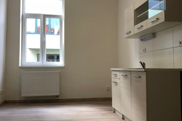 Pronájem bytu 1+kk 18 m², Riegrovo náměstí, Poděbrady, Středočeský kraj Pronájem bytu 1+kk 18 m², Riegrovo náměstí, Poděbrady, Středočeský kraj