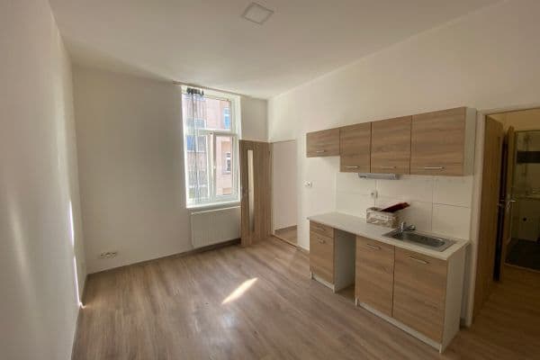 Pronájem bytu 2+kk 50 m², Riegrovo náměstí, Poděbrady Pronájem bytu 2+kk 50 m², Riegrovo náměstí, Poděbrady