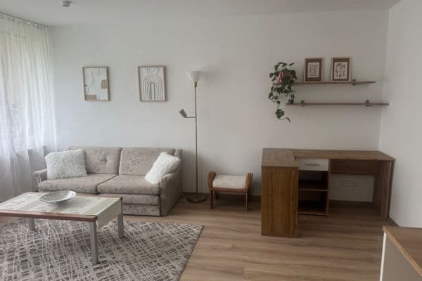 Pronájem bytu 2+kk 66 m², Pod Zámečkem, Hradec Králové Pronájem bytu 2+kk 66 m², Pod Zámečkem, Hradec Králové