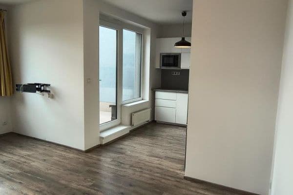 Pronájem bytu 2+kk 56 m², Kardausova, Praha Pronájem bytu 2+kk 56 m², Kardausova, Praha