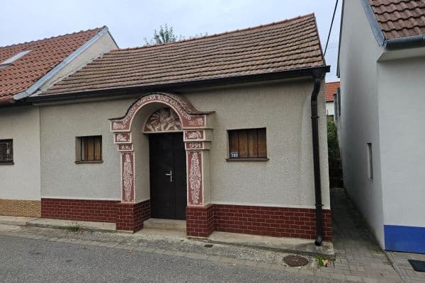 Prodej nebytového prostoru 141 m², Rovná, Mutěnice, Jihomoravský kraj Prodej nebytového prostoru 141 m², Rovná, Mutěnice, Jihomoravský kraj
