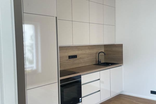 Pronájem bytu 2+kk 34 m², Krymská, Praha Pronájem bytu 2+kk 34 m², Krymská, Praha