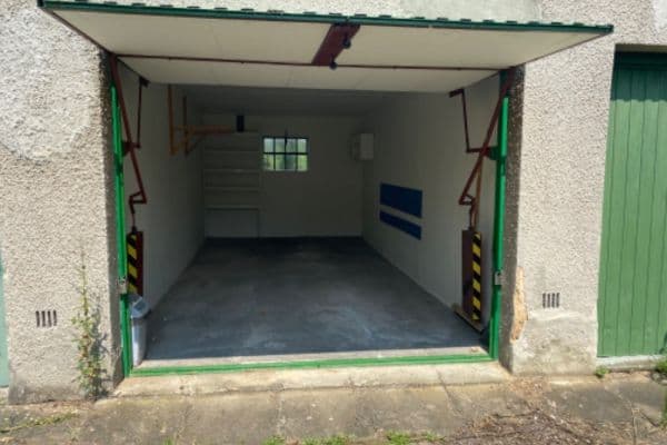 Pronájem garáže 18 m², Psárská, Praha Pronájem garáže 18 m², Psárská, Praha