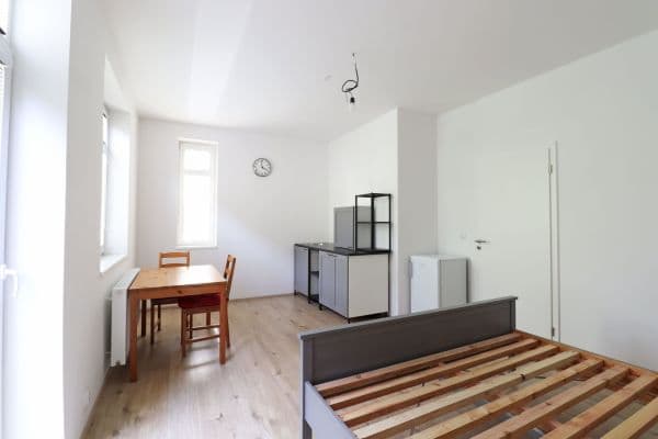 Pronájem bytu 1+kk 27 m², Bečovská, Praha Pronájem bytu 1+kk 27 m², Bečovská, Praha