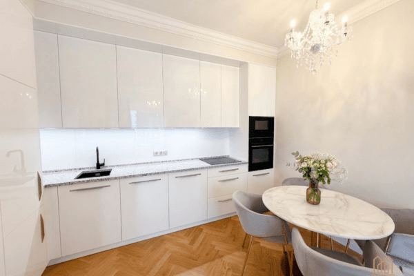 Prodej bytu 2+kk 56 m², Tolstého, Praha Prodej bytu 2+kk 56 m², Tolstého, Praha