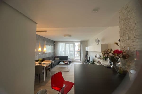 Pronájem bytu 2+kk 75 m², Počernická, Praha Pronájem bytu 2+kk 75 m², Počernická, Praha