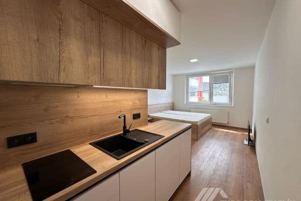 Pronájem bytu 1+kk 30 m², Kúty, Zlín Pronájem bytu 1+kk 30 m², Kúty, Zlín