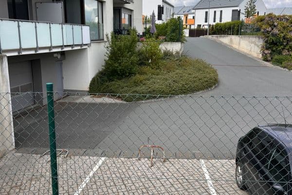 Pronájem garáže 15 m², Jinočany Pronájem garáže 15 m², Jinočany