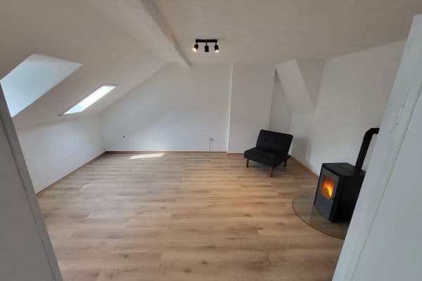 Pronájem bytu 2+1 50 m², Oelsnitzer Str. 105, Hof, Bavorsko Pronájem bytu 2+1 50 m², Oelsnitzer Str. 105, Hof, Bavorsko