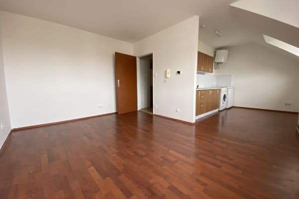 Pronájem bytu 1+kk 34 m², Za Papírnou, Praha Pronájem bytu 1+kk 34 m², Za Papírnou, Praha