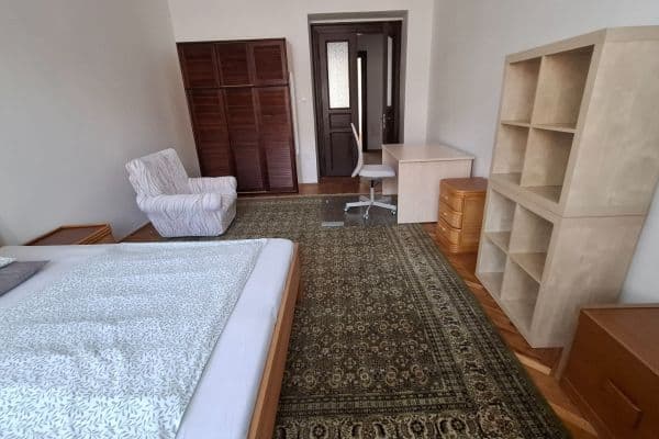 Pronájem bytu 3+1 109 m², Korunní, Praha Pronájem bytu 3+1 109 m², Korunní, Praha