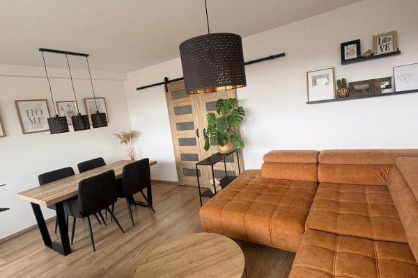 Pronájem bytu 3+1 74 m², 5. května, Rožnov pod Radhoštěm Pronájem bytu 3+1 74 m², 5. května, Rožnov pod Radhoštěm