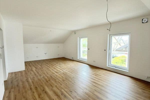 Pronájem bytu 3+1 85 m², Neulußheim Pronájem bytu 3+1 85 m², Neulußheim