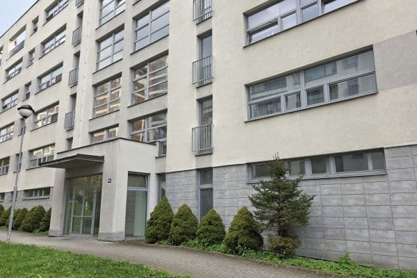 Pronájem bytu 1+kk 43 m², Březnická, Zlín, Zlínský kraj Pronájem bytu 1+kk 43 m², Březnická, Zlín, Zlínský kraj