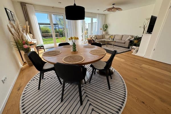 Pronájem domu 192 m², pozemek 353 m², Mirabellenweg 13, Wiesbaden Pronájem domu 192 m², pozemek 353 m², Mirabellenweg 13, Wiesbaden